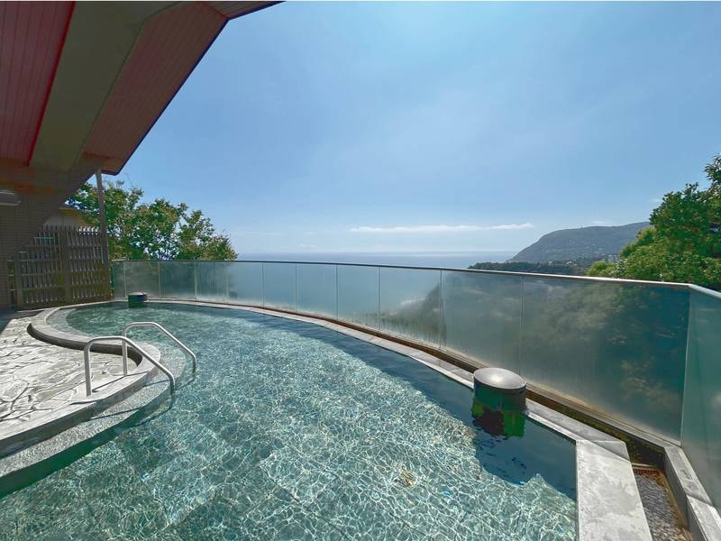 【大浴場:露天風呂】太平洋を眺められる露天風呂