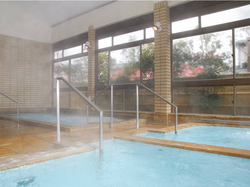 大浴場/3種の湯舟(高温・中温・低温)