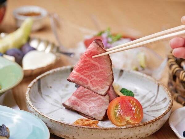 【夕食/例】夕・朝ともにゆったりお部屋食。季節折々の会席料理をご用意