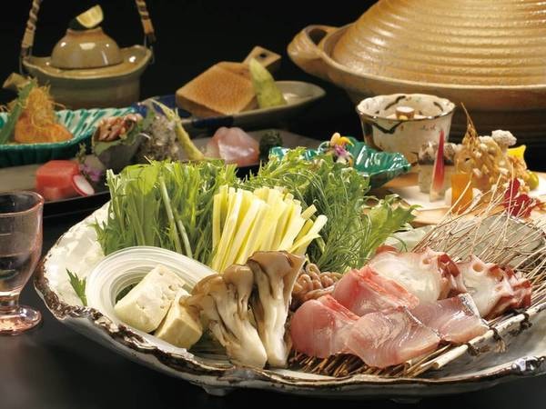 【夕食･海鮮料理】「海鮮しゃぶしゃぶ」がメイン。〆の雑炊も人気/例