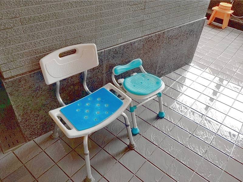 【大浴場】介護用のいすもご用意しております。