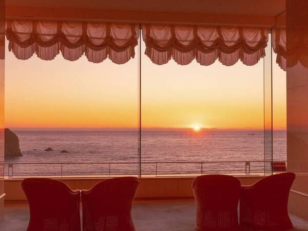 展望ラウンジではフリードリンクをお召しあがりいただけます。