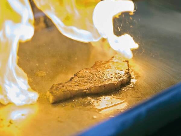 ライブキッチンでできたてお料理を！※写真は一例