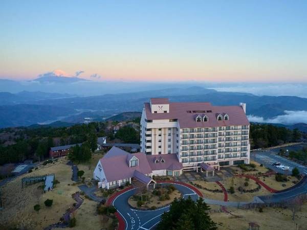 【外観】ホテルからは富士山を望むことができます