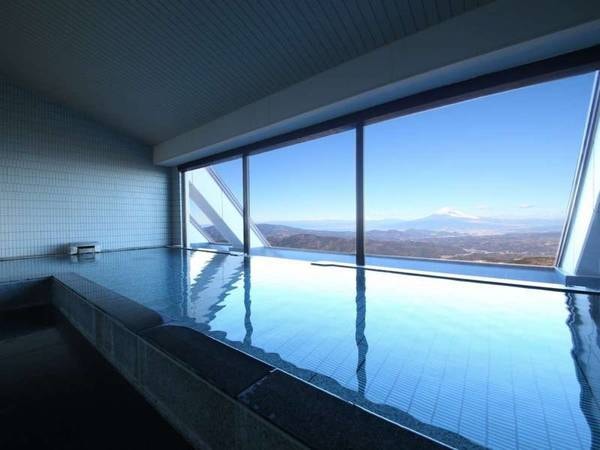 【大浴場】天気が良い日には富士山や駿河湾・相模湾の壮大な景色が広がります