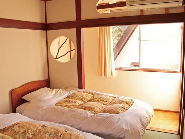 【ツインベッド和室/例】シンプルなツインベッド客室をご用意。布団でなくベッドを希望の方はこちらへ