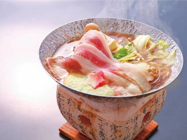 【地産会席/例】「和豚もちぶた」を使用した鍋
