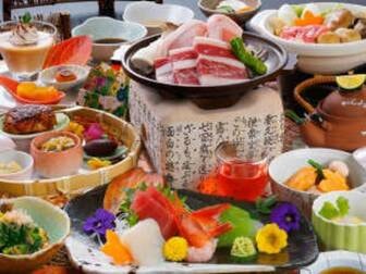 旅館さくらい／牛・鶏・豚の3種のお肉を使ったプラン/一例