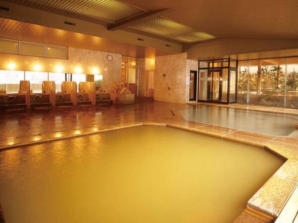 【大浴場】2大名湯「黄金の湯・白銀の湯」をひとつの浴場で楽しめる