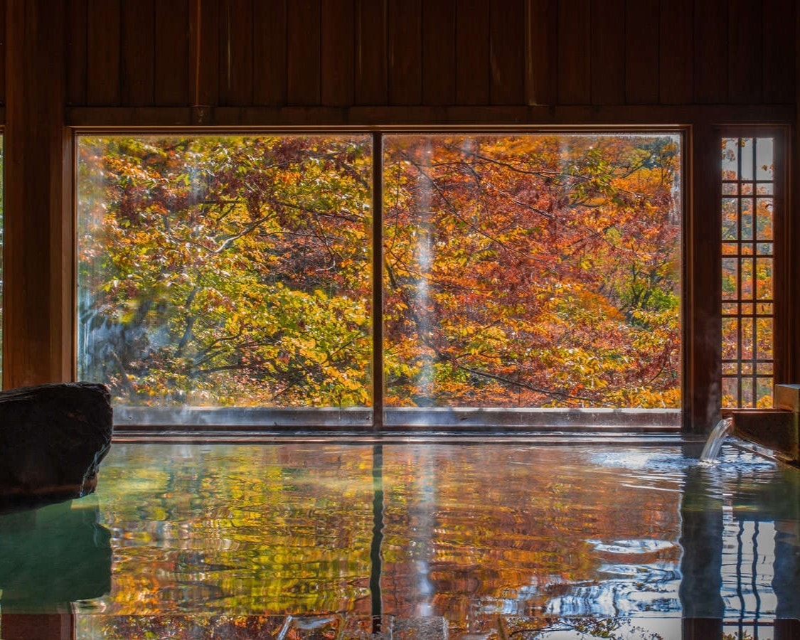 紅葉(牧水の湯)