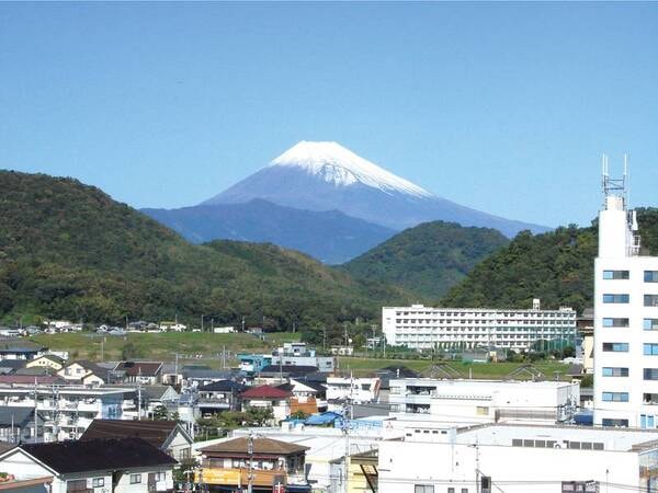 【富士山側和室眺望/例】【富士山側和室眺望/例】晴れて澄んだ空気の日は稜線までくっきり見える