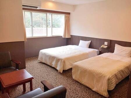 ツイン/一例　※客室の眺望はお任せとなり、山側もしくは線路側となります