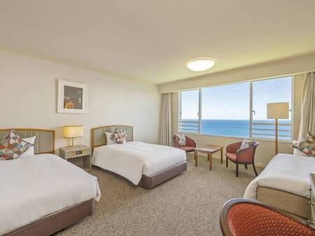 【客室/例】全室が高台からの絶景海眺望。ゆとりあるスーペリアトリプル