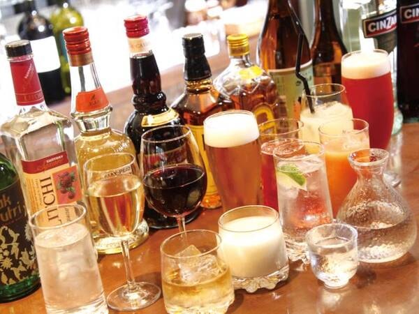【飲み放題】夕食時&バータイム時、約80種のドリンクが飲み放題