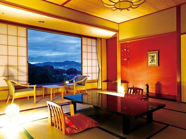 【12.5畳和室/例】広縁付き。開放感のある大きい窓が特徴。大きな窓からは、箱根や伊豆の山々が望めます