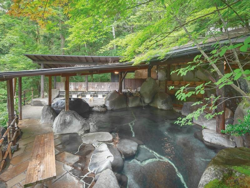 露天風呂「滝観庵（たみきみあん）」（男性）