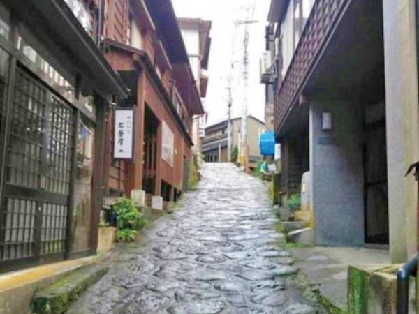 【周辺】湯平温泉の石畳