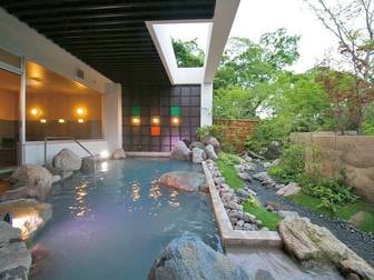 杜の湯リゾート/【照の湯/露天風呂】木々に囲まれ、心地よい風を感じながら湯浴み