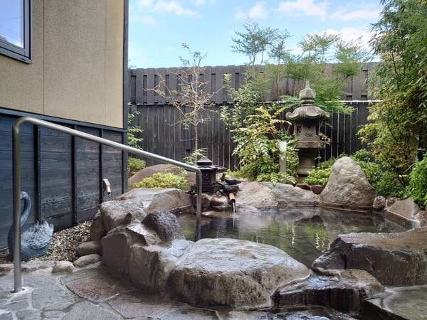 【別館】日本庭園に囲まれた客室露天風呂/例