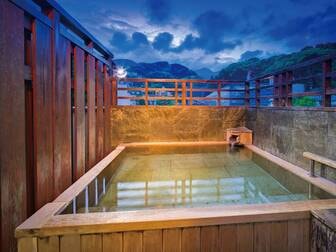 フォレストリゾート ゆがわら 水の香里/【女性露天風呂】天気の良い日には頭上に星空が広がることも