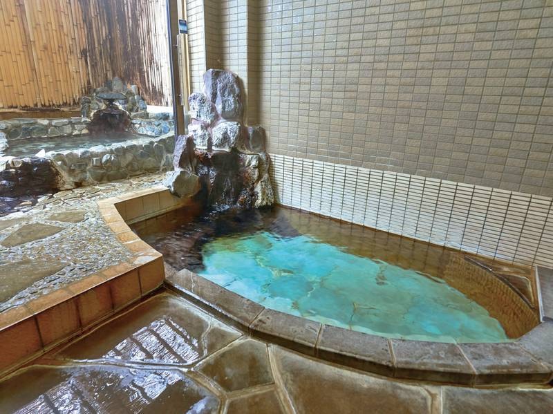 源泉掛け流し石風呂(内風呂)