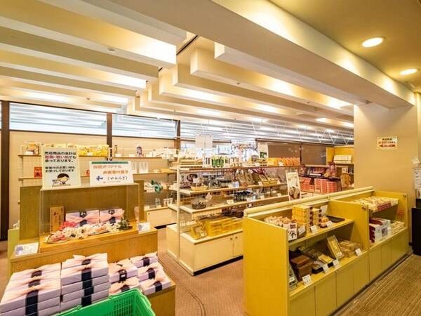 品揃え豊富な売店