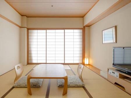 *【和室10畳】畳の香りほのかに香る落ち着く和室です