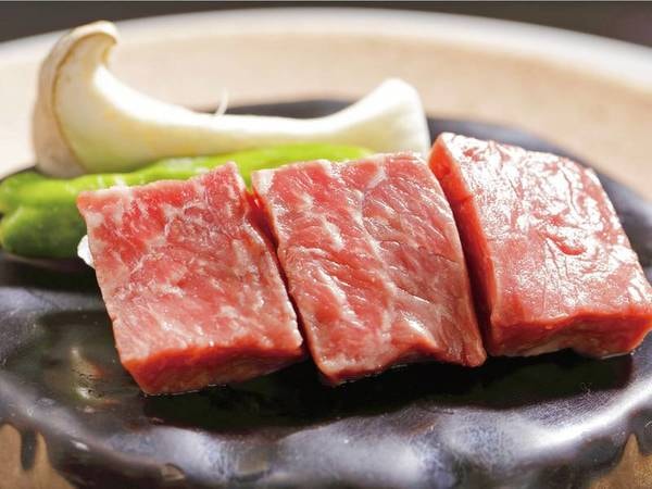 【和牛ステーキ/例】柔らかく旨味たっぷりの和牛を好みの焼き加減で味わえる