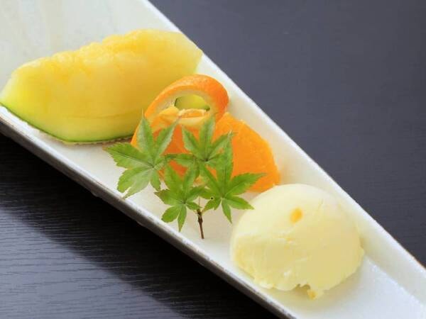 【夕食/甘味】旬の果物フレッシュシャーベット/一例