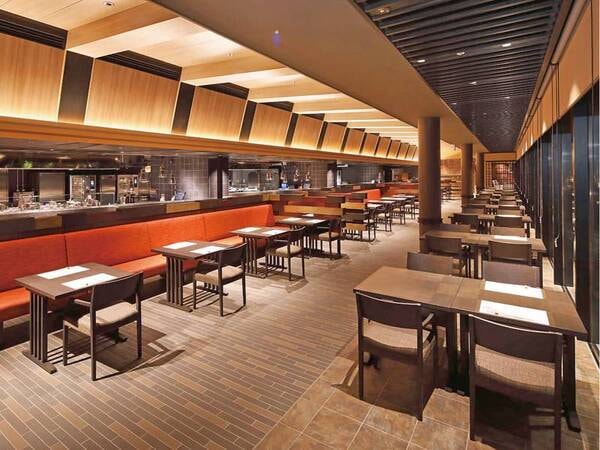 ダイニングはこね　箱根の四季を感じる庭を眺めながら