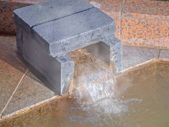 五岳ホテル／24時間贅沢にかけ流し湯を楽しめるのが魅力！