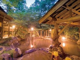 里の湯 和らく/【野天風呂】夜は幻想的な雰囲気