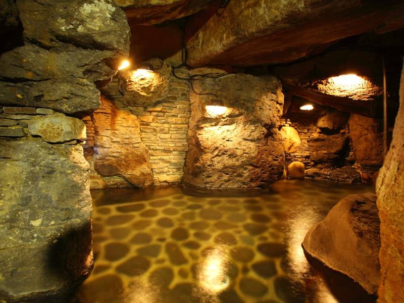 【大浴場】名物の洞窟風呂