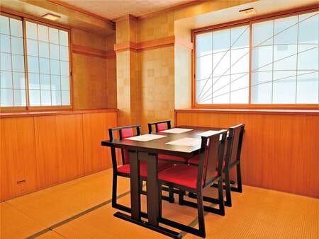 湯宿 小国のオーベルジュ わいた館の ステーキコース 1泊2食 ３種の熊本産ブランド和牛を食べ比べ 創作小国フレンチ 全湯処貸切無料 25 300円 和室10畳 板の間有 禁煙 ゆこゆこ