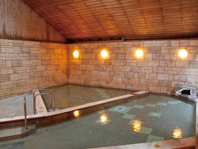 【大浴場】美人の湯として知られ、歴史ある湯治の温泉が高評価