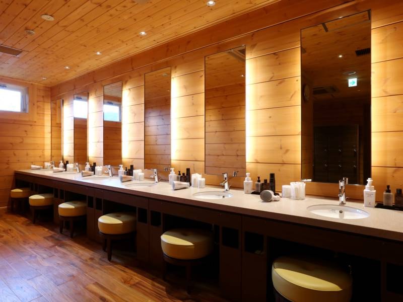 【パウダールーム】