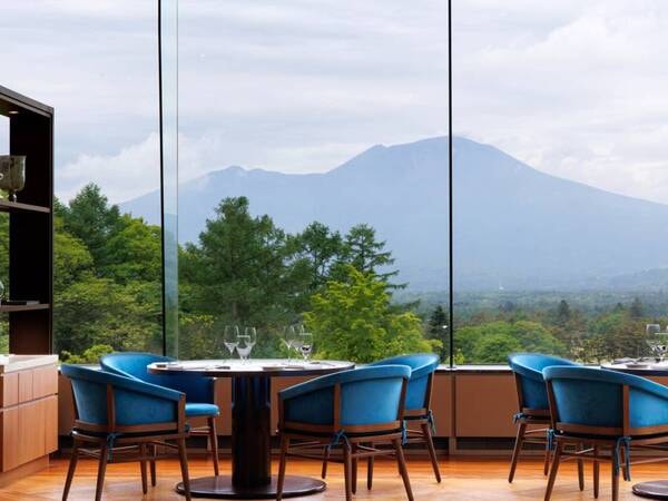 【ダイニングブルーム】～山を見下ろす景色～