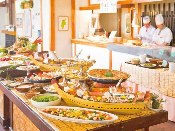 【夕食バイキング/例】皆さまに信州の滋味を楽しんでいただきたく、郷土料理を大切にしています。