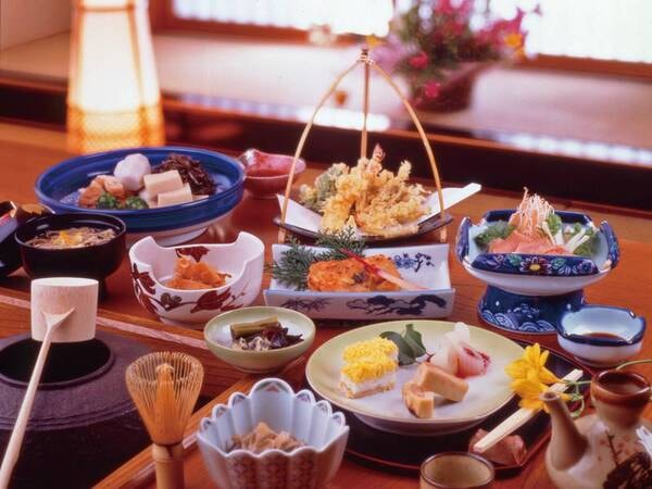 【館主が作る!田舎料理おもてなしプラン/夕食・例】懐かしく素朴な家庭料理をご用意