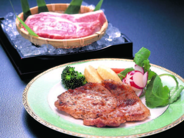 【選べるメイン＆ズワイ蟹付会席/例】メインは肉・魚料理など4種類から選べる※ステーキ一例