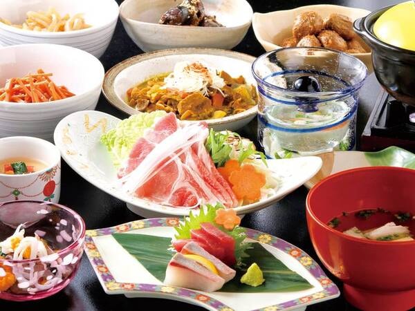 【お手前料理と6つのかまど料理付プラン/例】先付、お造り、蒸し物、えごま豚しゃぶなどのお手前料理