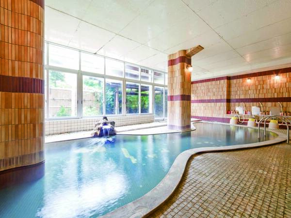 【中浴場】通常の旅館の大浴場ほどの広さのある中浴場