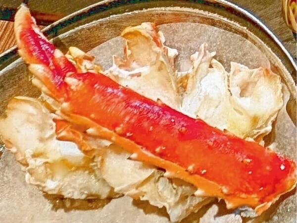 夕食時に蟹料理もご提供（蟹の内容は時期により変更となります）