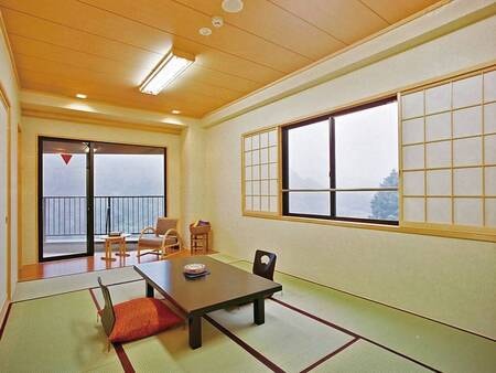 【客室／例】露天風呂付客室でゆったりと過ごす