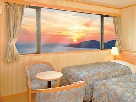 瀬戸内海に面したツインルーム（客室一例）