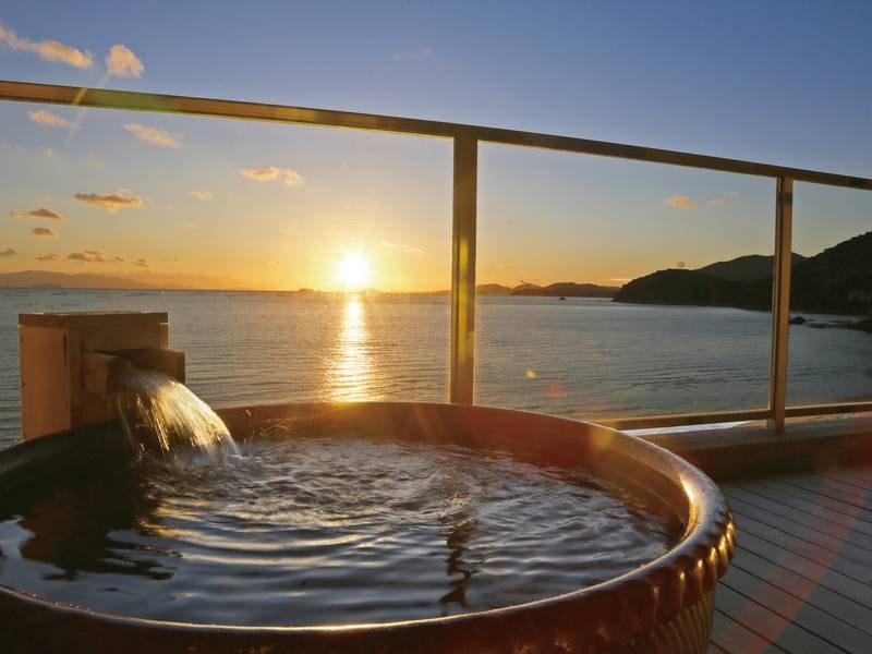 【露天風呂】湯質はお肌や毛髪によいといわれている軟水