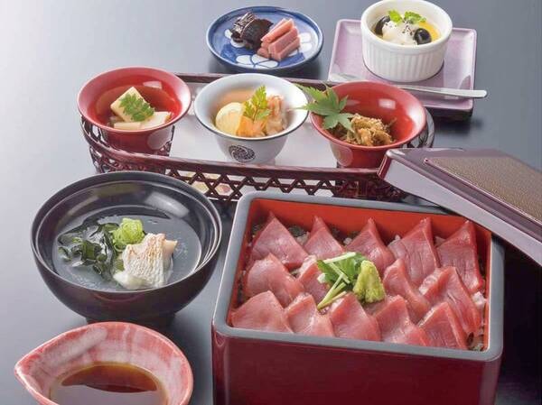 鮪がたくさん♪鉄火重定食付き/例