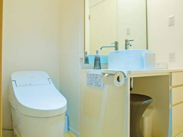 【槙風呂付和洋室】月～TSUKI～/ウォシュレット式トイレ