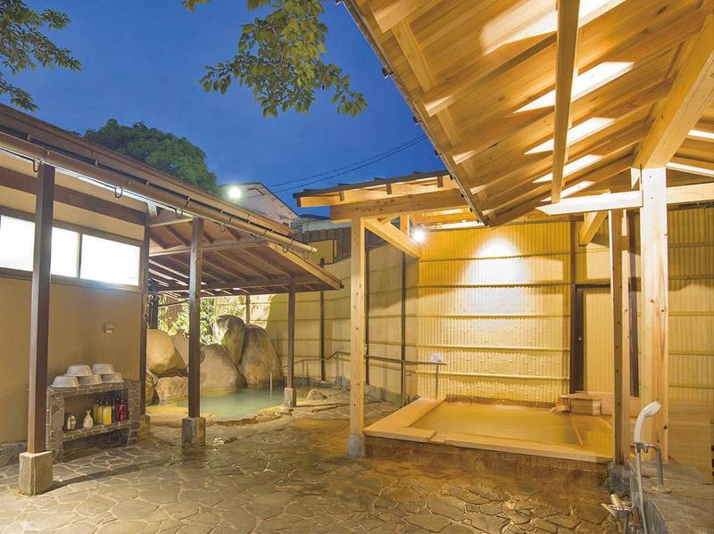 月の湯露天風呂