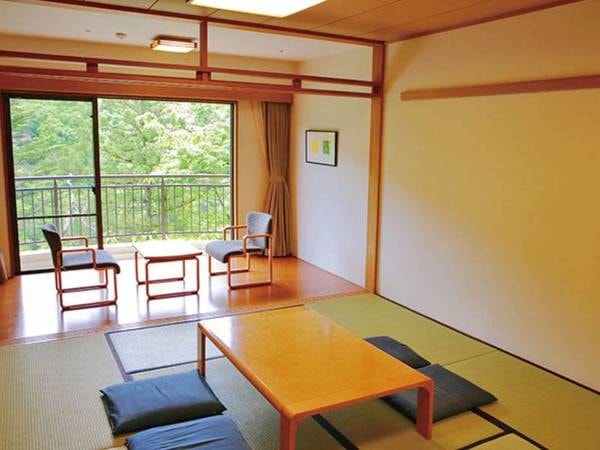 【和室/例】5名定員。畳10帖＋広縁付き